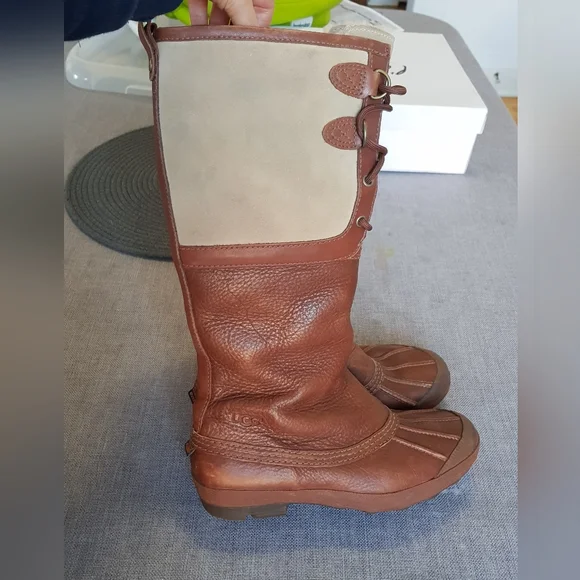 UGG waterproof shearling lined boots - Picture 3 of 14